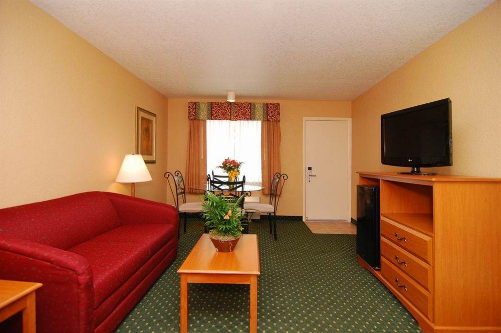 Best Western Space Shuttle Inn Тітусвілл Номер фото
